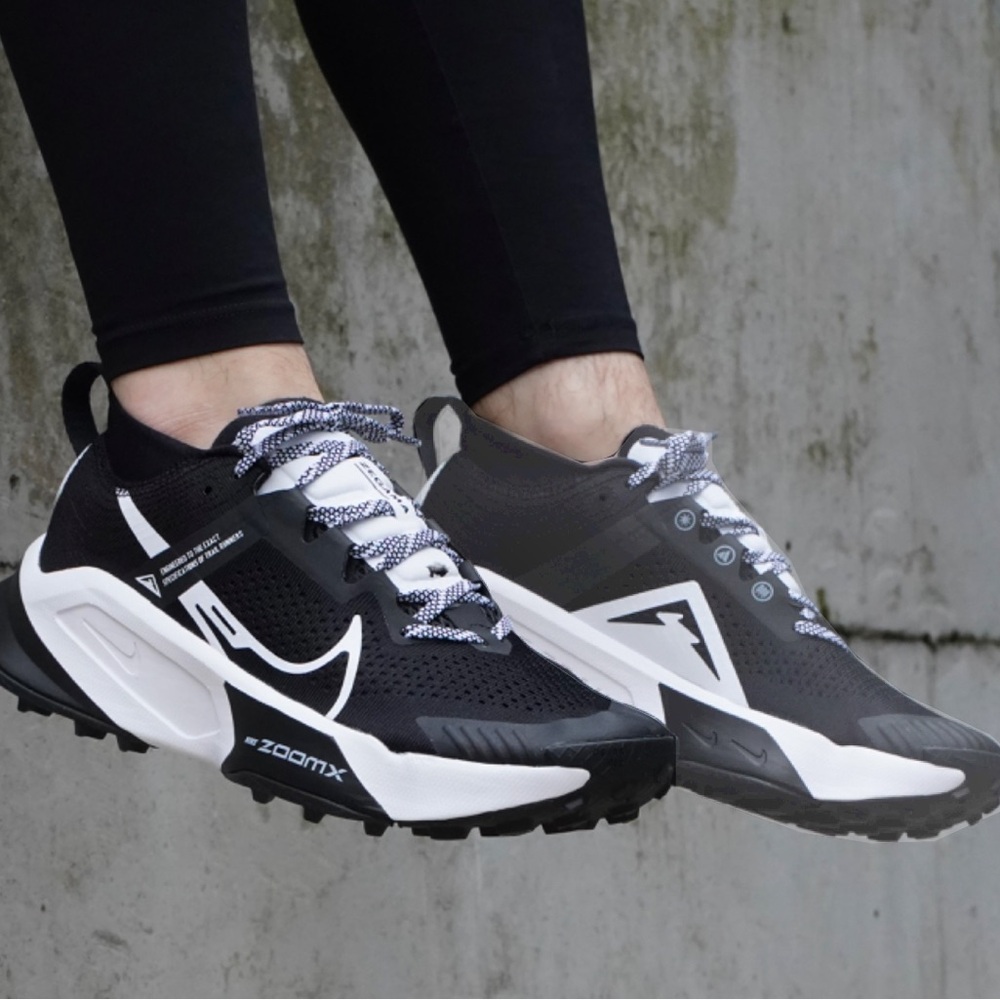 Nike Zigama Zoom X Women’s size 8